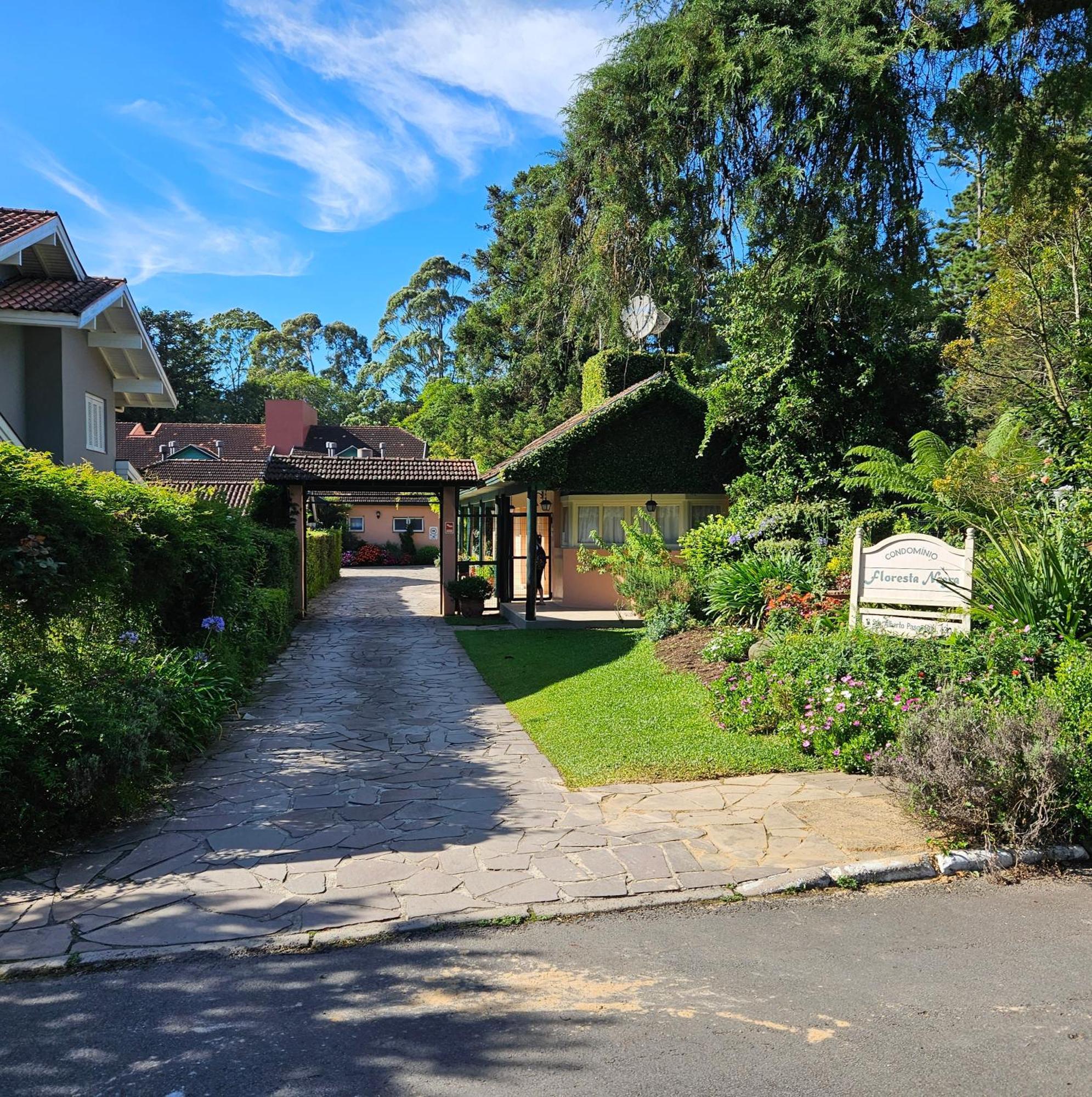 Cantinho Das Oliveiras. Gramado Esterno foto